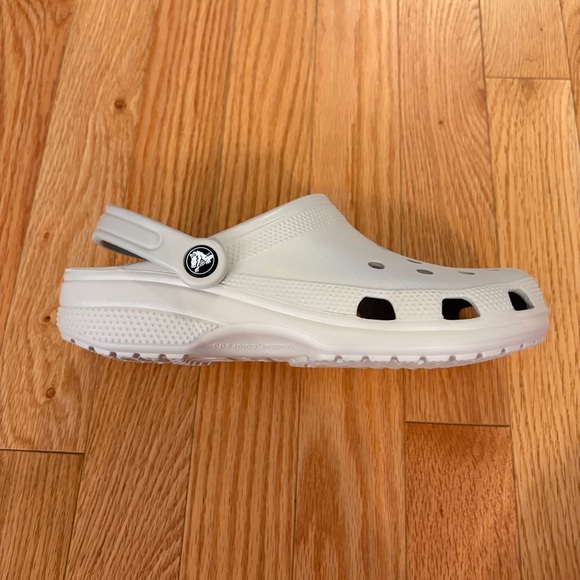 Crocs Classic Clog in Atmosphere - Picture 7 of 11